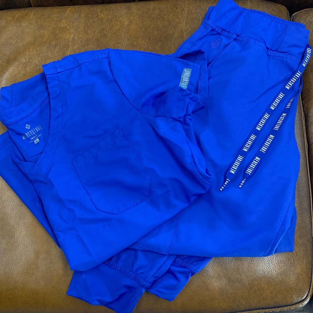 Med Couture ‘insight’ scrubs